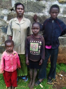 Stanley-with-his-mum-&-siblings