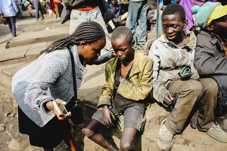 Wambui from Tumaini Kwo Watoto relating to children on the streets of Nairobi